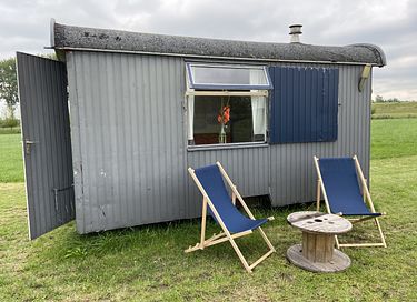 Pipowagen in een landelijke omgeving  - 2