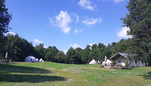 Glamping safari tent on mini campsite - 2