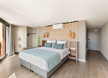 Luxury room with sea view and promenade - 7