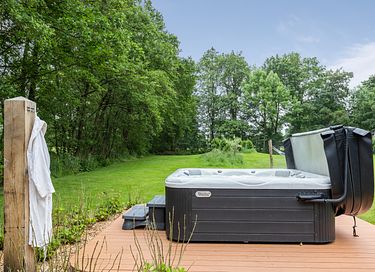 Luxury gazebo in Frisian nature with jacuzzi