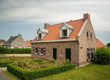 Ruime groepswoning dichtbij de Zeeuwse kust