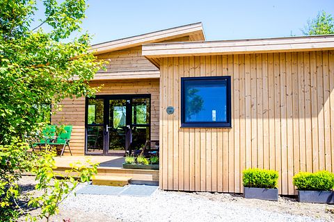 Tiny house in Friesland bij een groot meer - 5