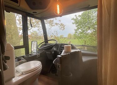 Hébergement spécial dans un bus avec jacuzzi - 8