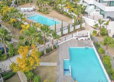Luxe appartement met privé zwembad - 32