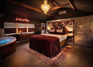 Jacuzzi Suite mit privater Sauna und Wellnessgarten - 3