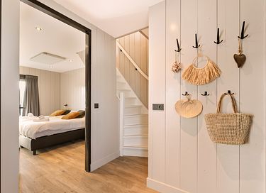 Modern house with bath close to the sea - 12