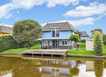Waterfront huis met privé sauna