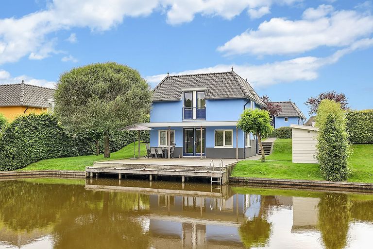 Waterfront holiday home with sauna - 1