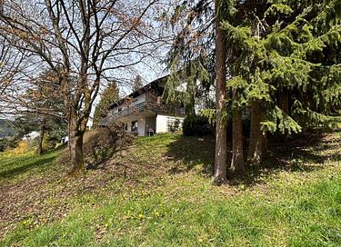 Gruppenvilla mit großem Garten und Aussicht