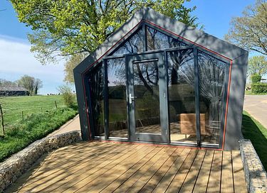 Unique holiday home with veranda on nice park - 2