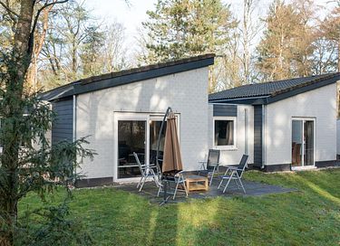 8-persoons huisje in een bosrijke omgeving - 5
