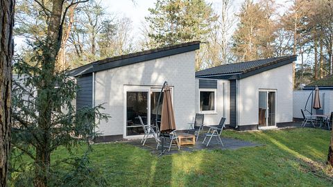 8-persoons huisje in een bosrijke omgeving - 5