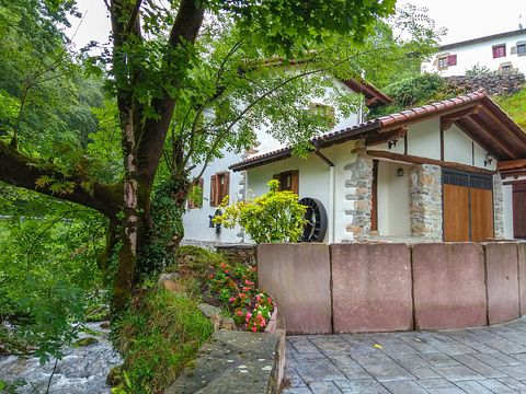 Logement de vacances historique dans les Pyrénées - 3