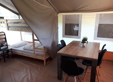 Safari tent with fun slide in Drenthe - 7
