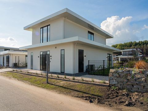 Luxury waterfront villa with private jetty - 2