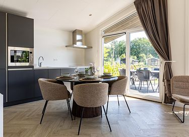Modern tiny house op leuk vakantiepark - 7