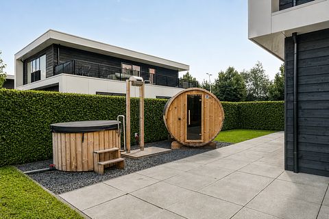 Luxuriöse Villa mit Whirlpool und Sauna - 2