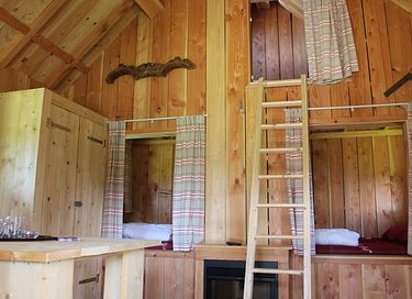 6-person cabin with old-fashioned beds - 2