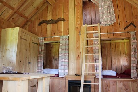 6-person cabin with old-fashioned beds - 2