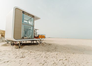 Modern strandhuis op het strand in Zeeland - 3