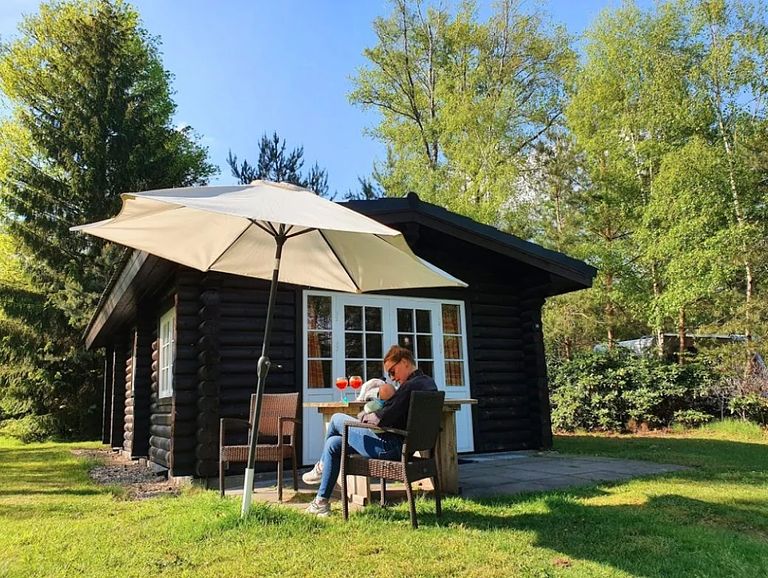 Lodge romantique dans la forêt pour 2 personnes - 1