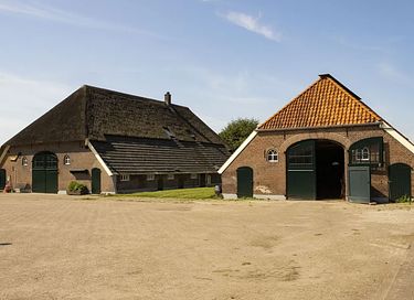 Luxe tenthuisje met hottub op boerderij - 30