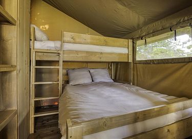 Belle tente de glamping dans la forêt en France - 8
