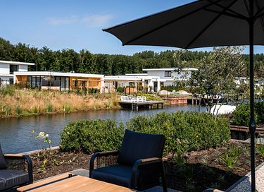Vakantievilla met dakterras aan het water  - 25