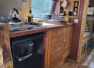 Passez la nuit dans une caravane Airstream originale. - 11