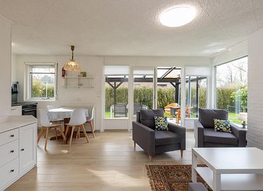 Vacation home near a large lake in Zeeland - 5