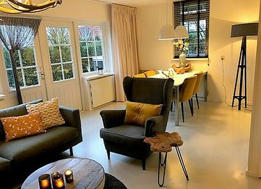 Vacation home with sauna and hot tub for 4 - 5