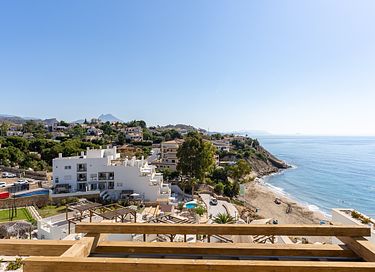 Luxury apartment with sea view on the beach - 10