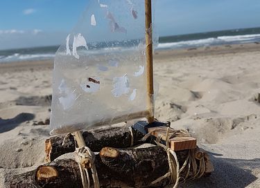 Strandhuisje op het strand bij Vlissingen - 16