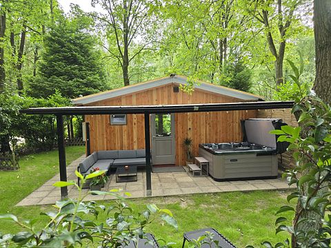 Tiny Lodge met privé jacuzzi - 2