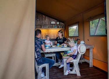 Luxuriöse Glampinghütte für 8 Personen in Limburg - 3
