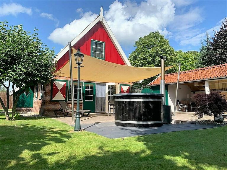 Characteristic holiday home (5p) with wellness - 1