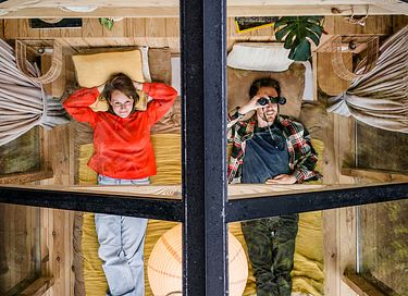 Glazen tiny house op historische locatie - 14