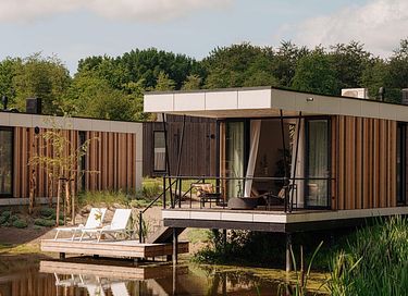 Lodge aan het water met steiger (4p)