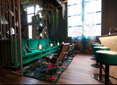 Een royale suite in een voormalige school - 4