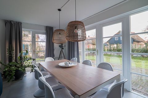 Spacious family home with wellness facilities - 5
