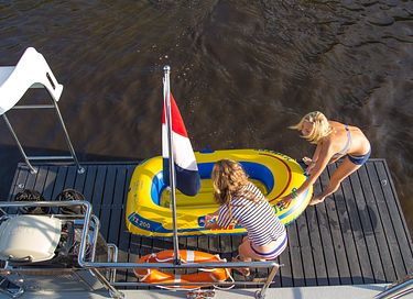 Stay on a luxury houseboat with a slide - 20