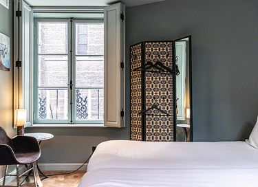 Chambre pour quatre dans un ancien couvent