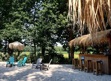 B&B with beach - 11