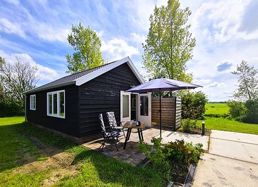 Tiny house (2p) in the Frisian countryside
