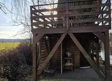 Außergewöhnliches Baumhaus direkt am Wasser - 22