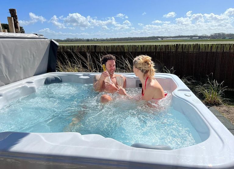 Appartement spacieux avec jacuzzi privé en bord de mer - 1