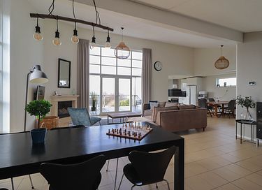 Stijlvolle strandvilla met hottub en uitzicht - 9