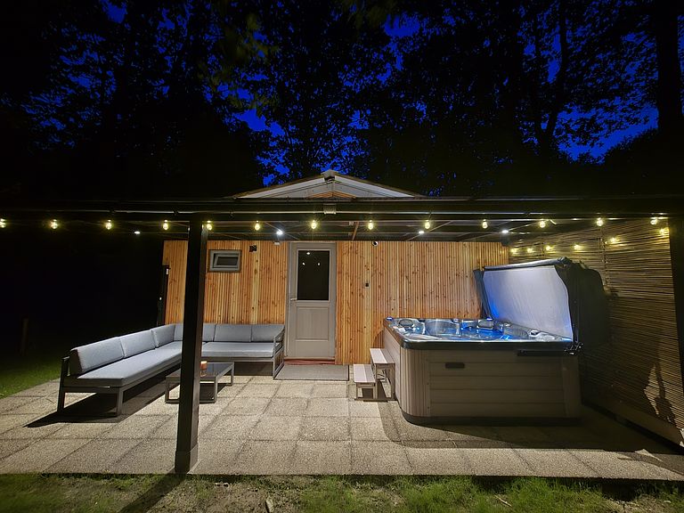 Tiny Lodge met privé jacuzzi - 1