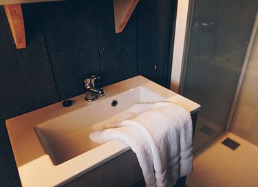 Ruime glamping lodge met eigen sanitair - 12