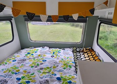 Belle caravane rétro en Frise - 9